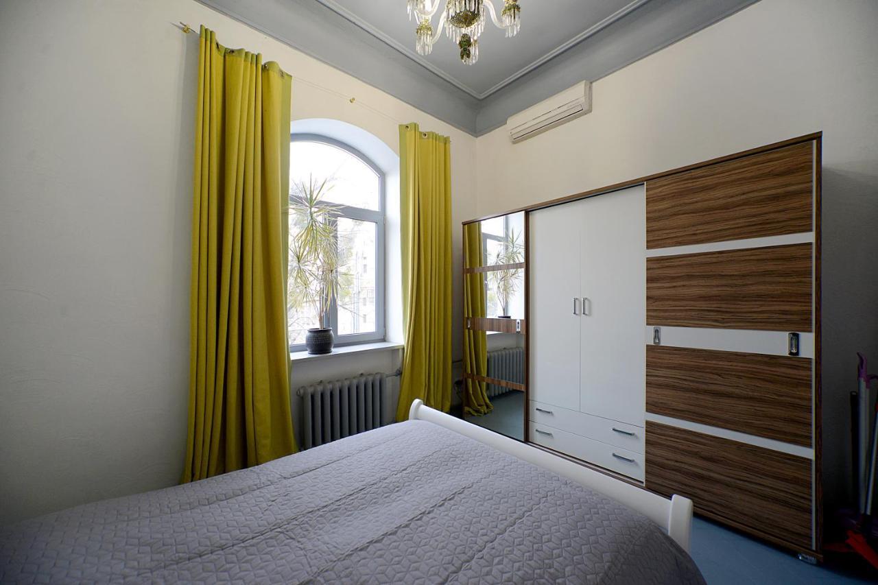 Artol Gorodetskogo Apartment Kiev Exteriör bild
