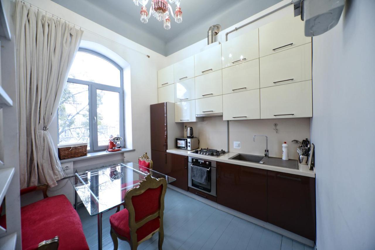 Artol Gorodetskogo Apartment Kiev Exteriör bild